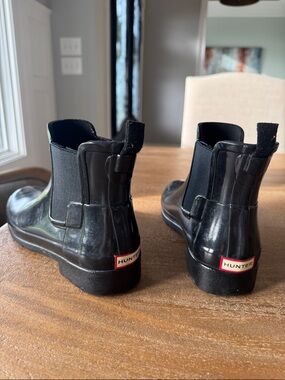 Hunter Glossy Black Chelsea Short Rain Boots size 38 equivalent to size 7